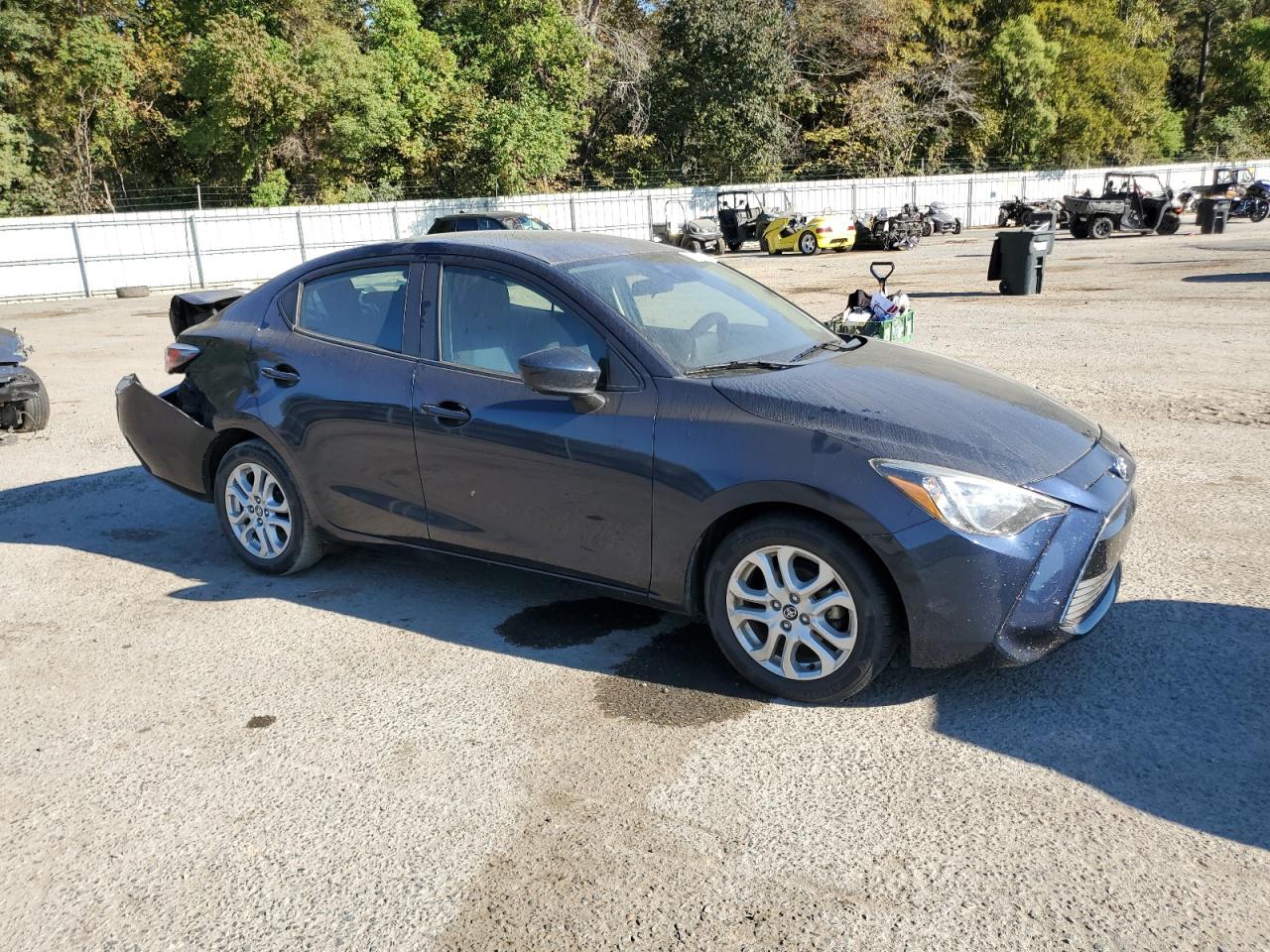 VIN 3MYDLBYV7JY307033 2018 TOYOTA YARIS no.4