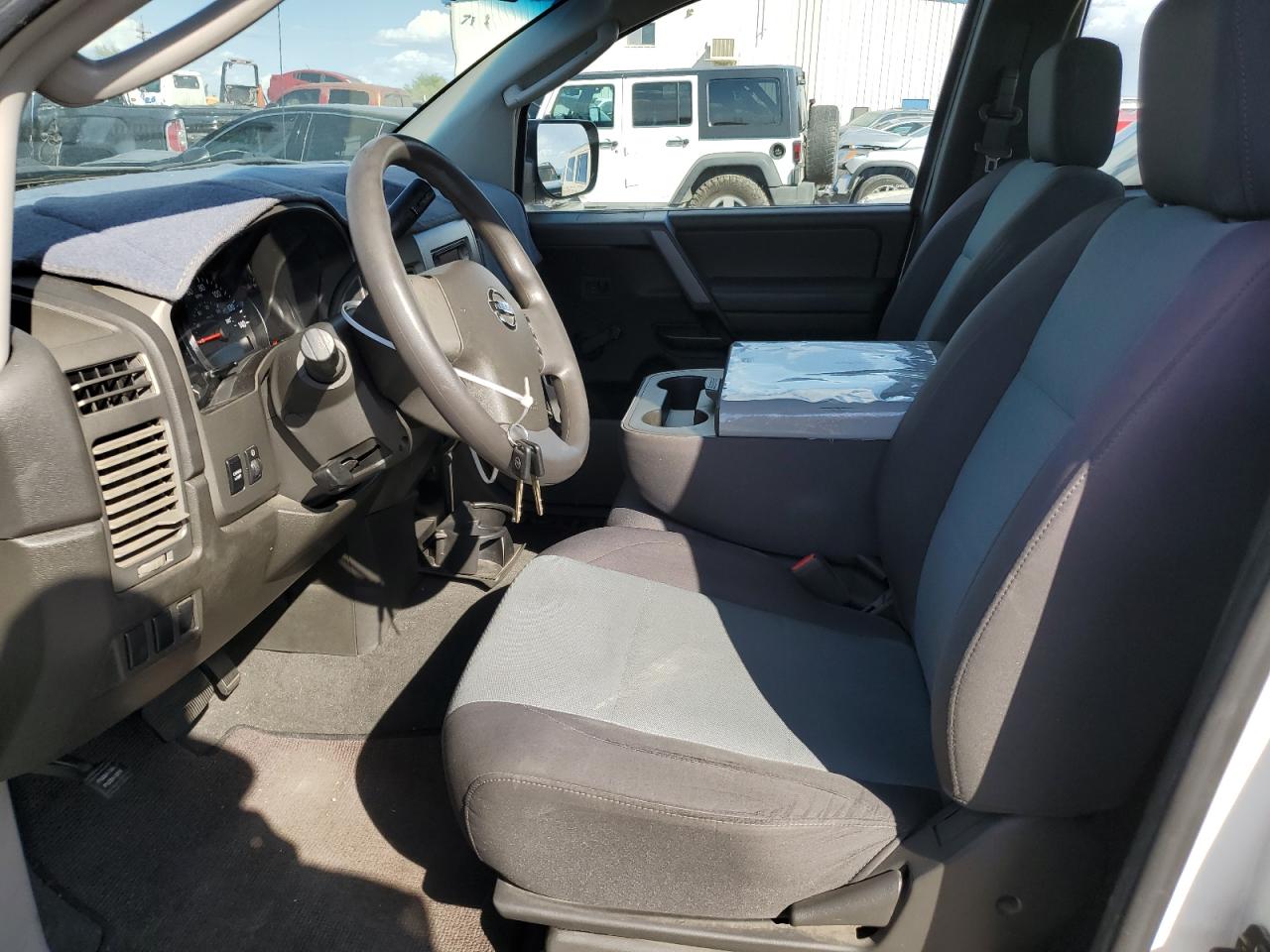 2004 Nissan Titan - Image 7