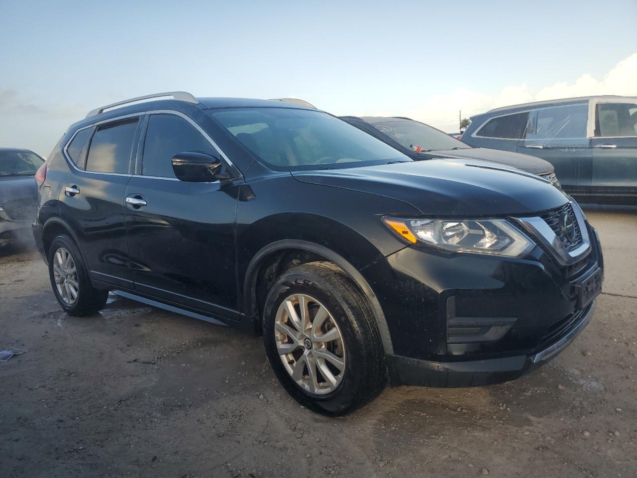 2018 Nissan Rogue - Image 4