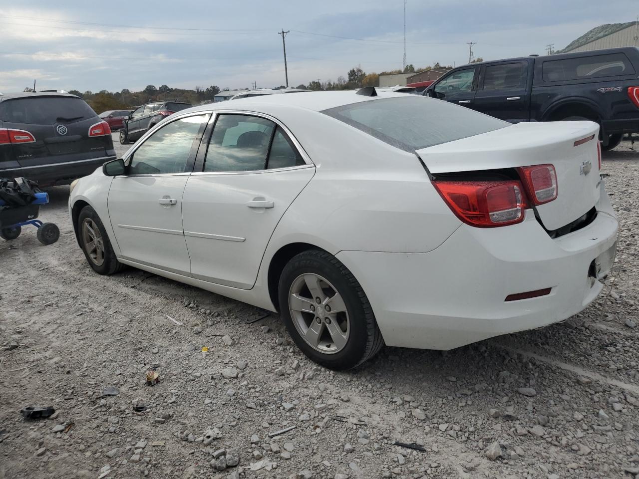 VIN 1G11B5SA3DF340613 2013 CHEVROLET MALIBU no.2