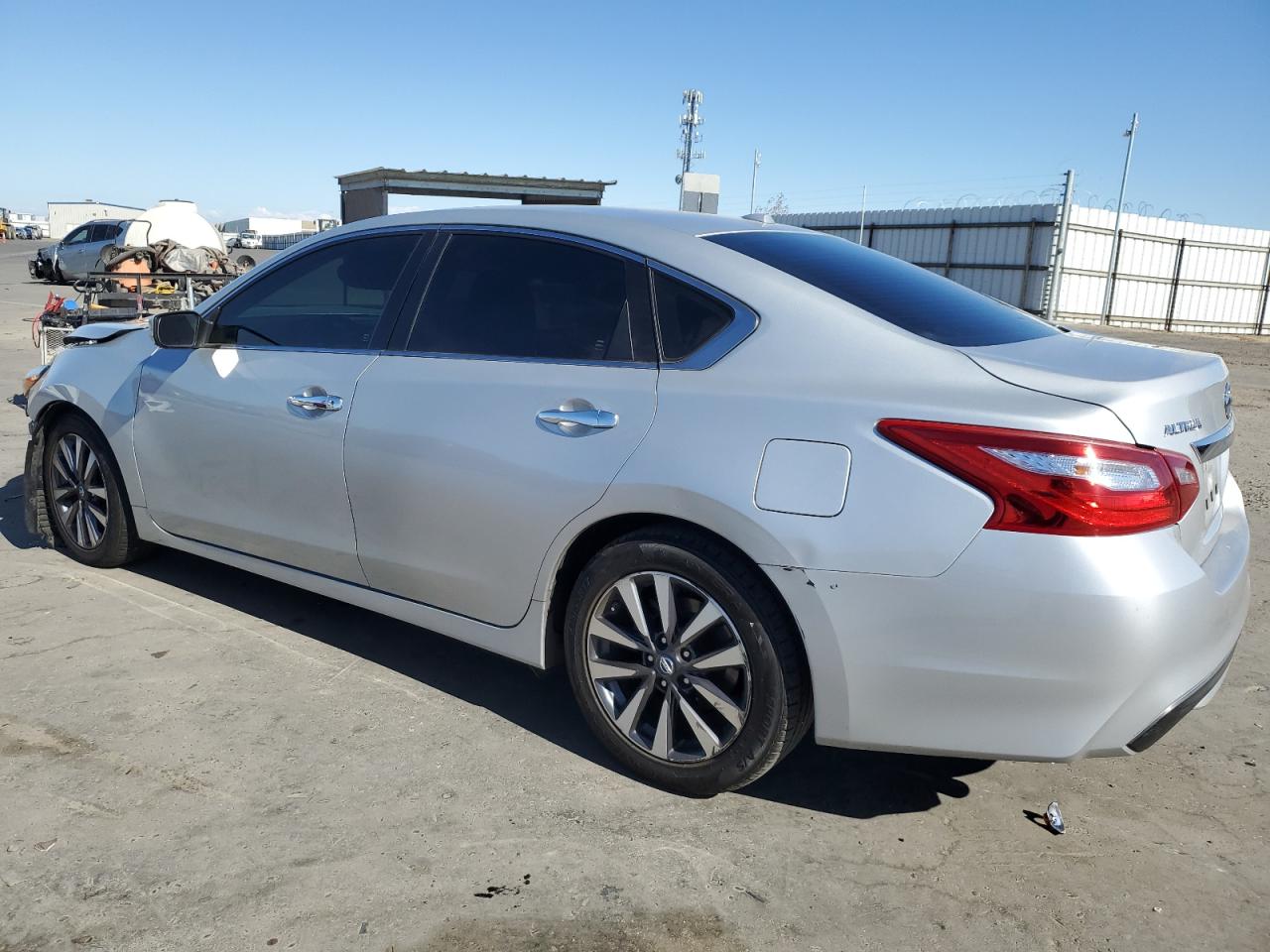 2017 Nissan Altima - Image 2