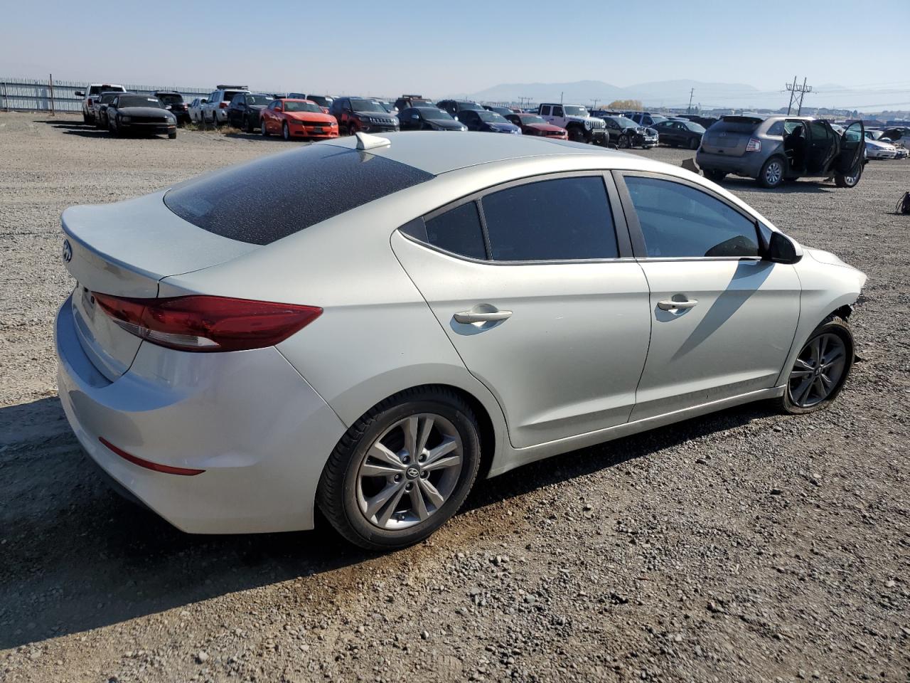 2017 Hyundai Elantra - Image 3