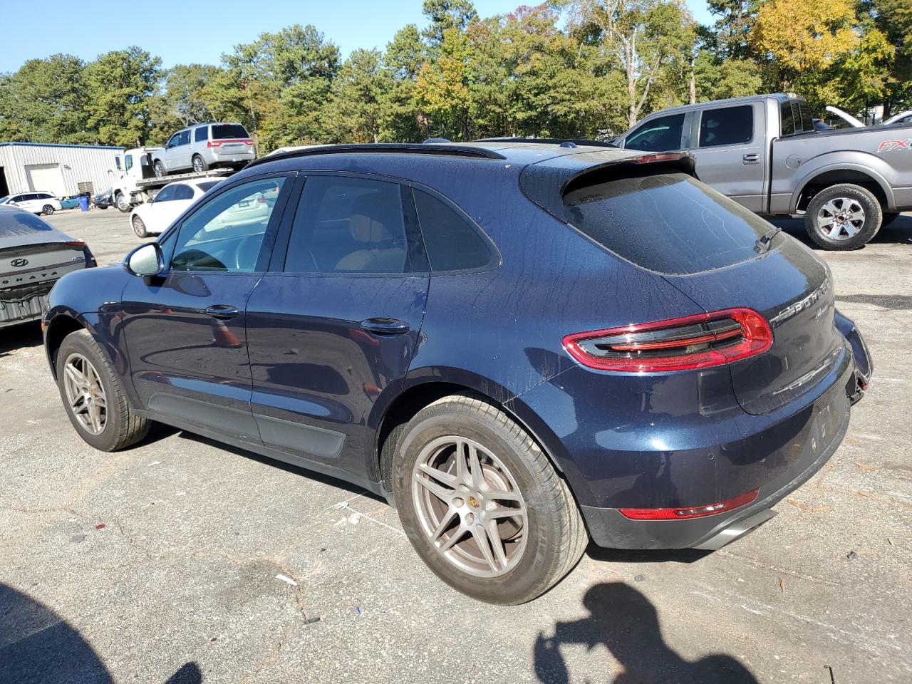 2018 Porsche Macan - Image 2