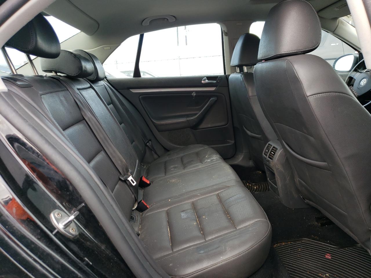 2008 Volkswagen Jetta - Image 10
