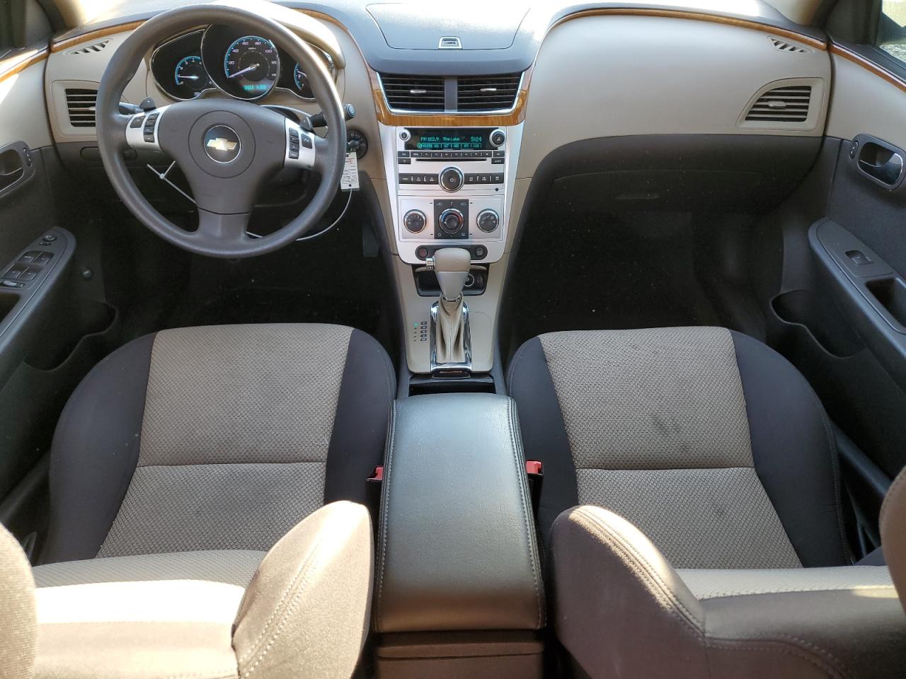 2010 Chevrolet Malibu - Image 8