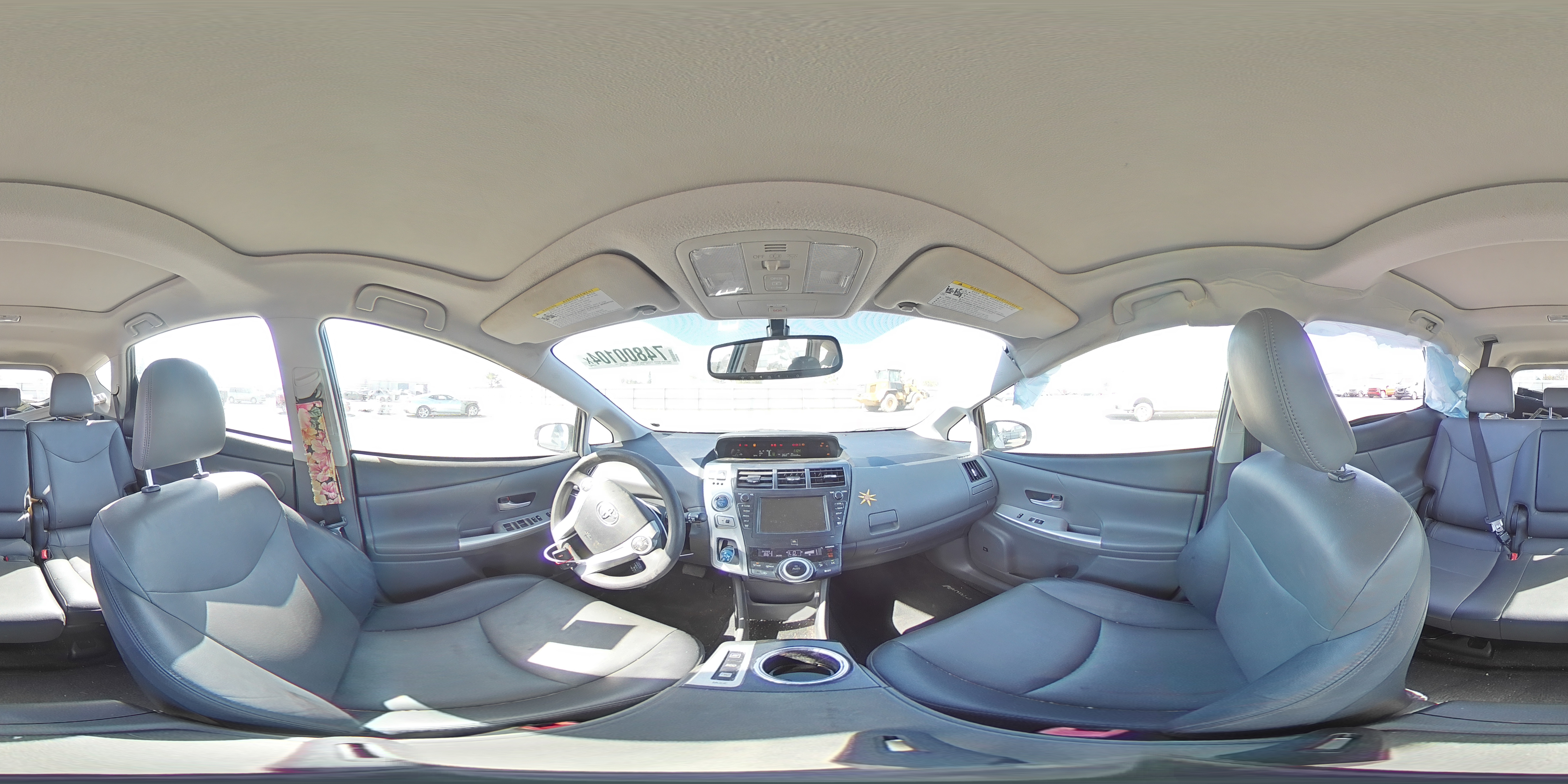 2012 Toyota Prius - Image 13