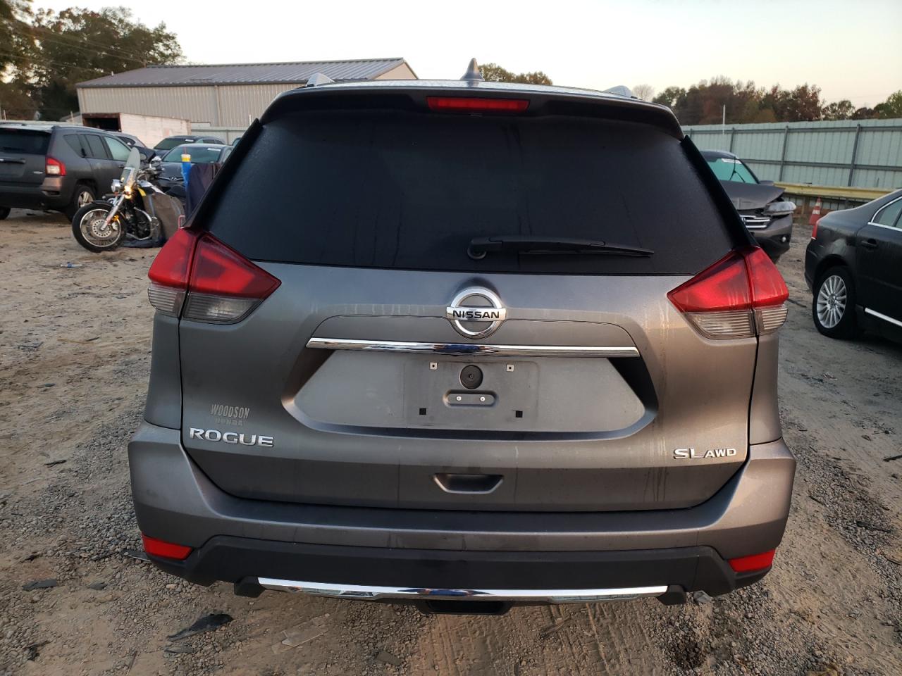 2018 Nissan Rogue - Image 6