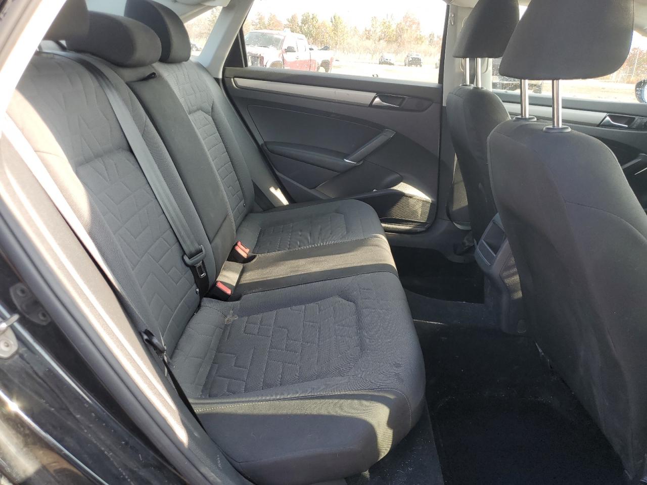 2020 Volkswagen Passat - Image 10