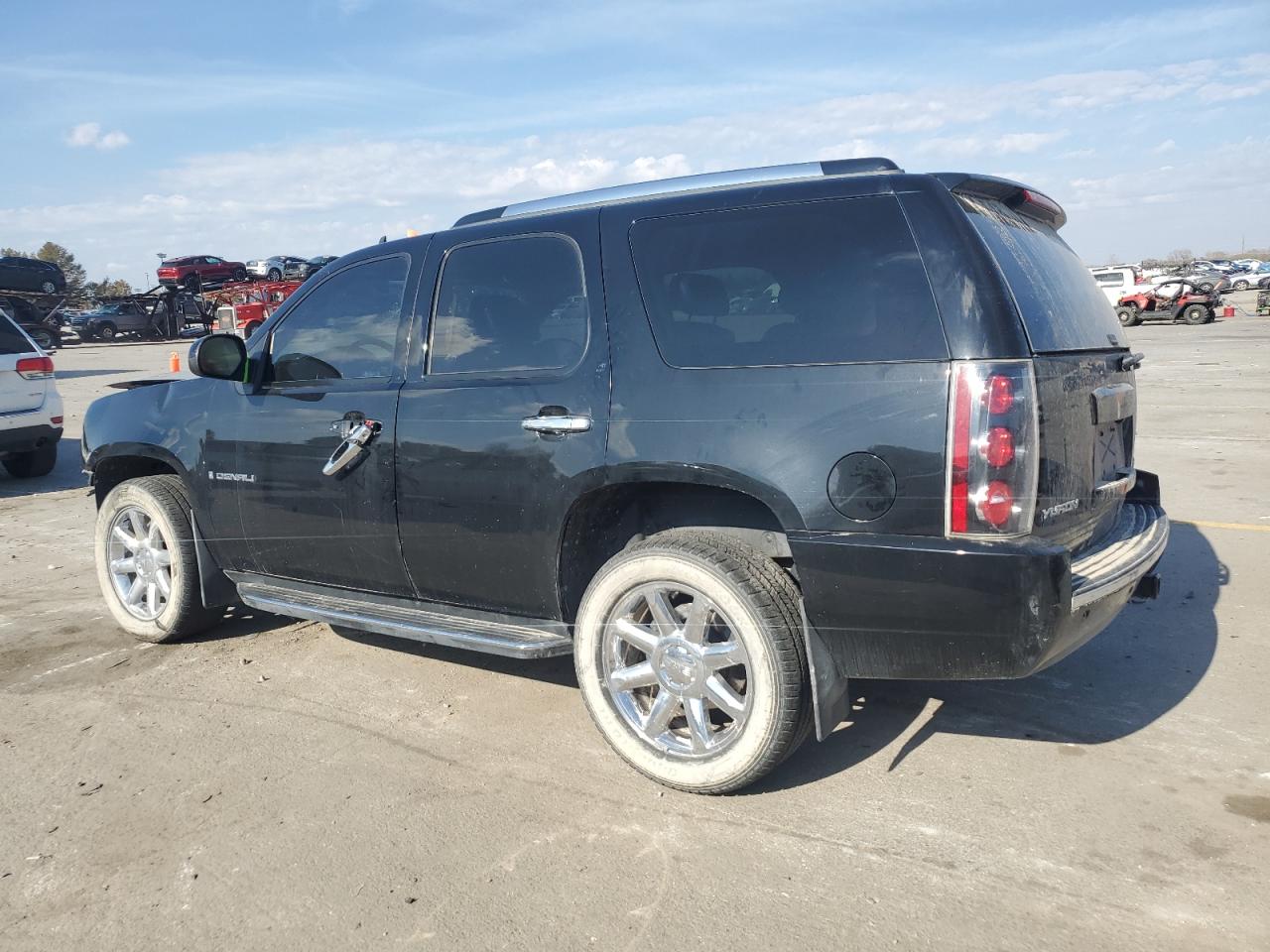 2008 GMC Yukon - Image 2