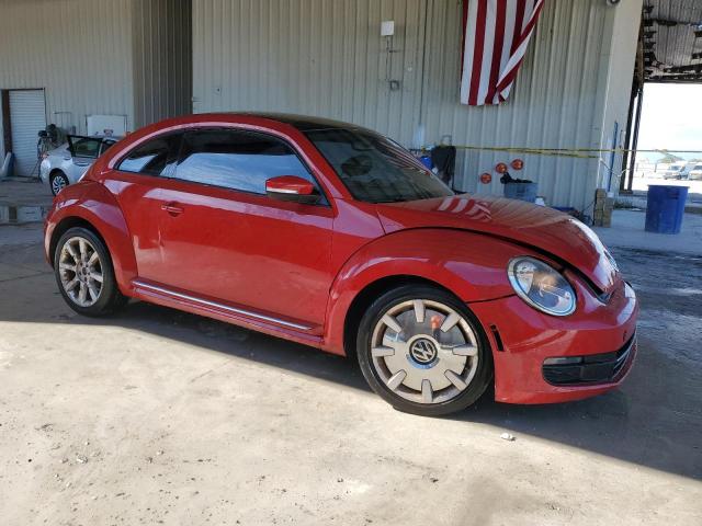  VOLKSWAGEN BEETLE 2012 Червоний