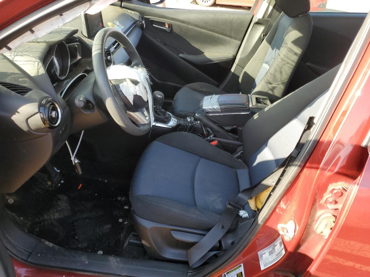 3MYDLBYV0JY313711 2018 Toyota Yaris Ia