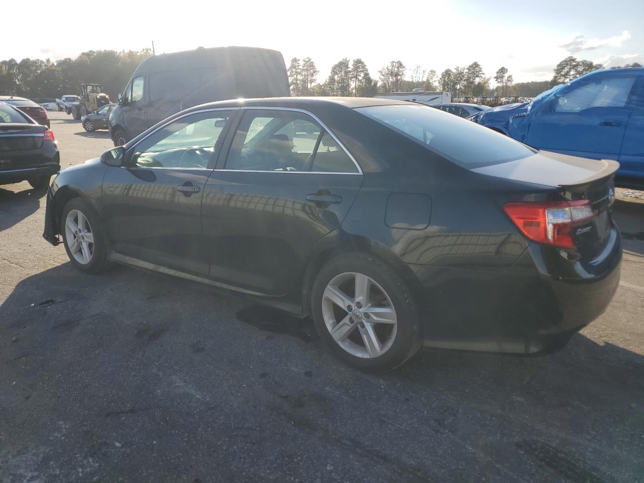 VIN 4T1BF1FKXDU682529 2013 TOYOTA CAMRY no.2