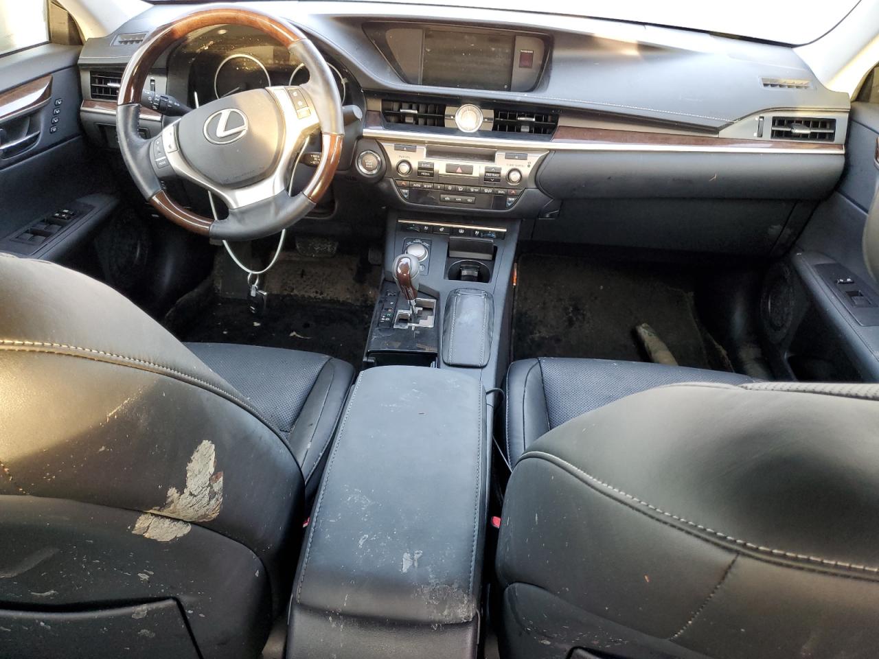 2015 Lexus ES - Image 8