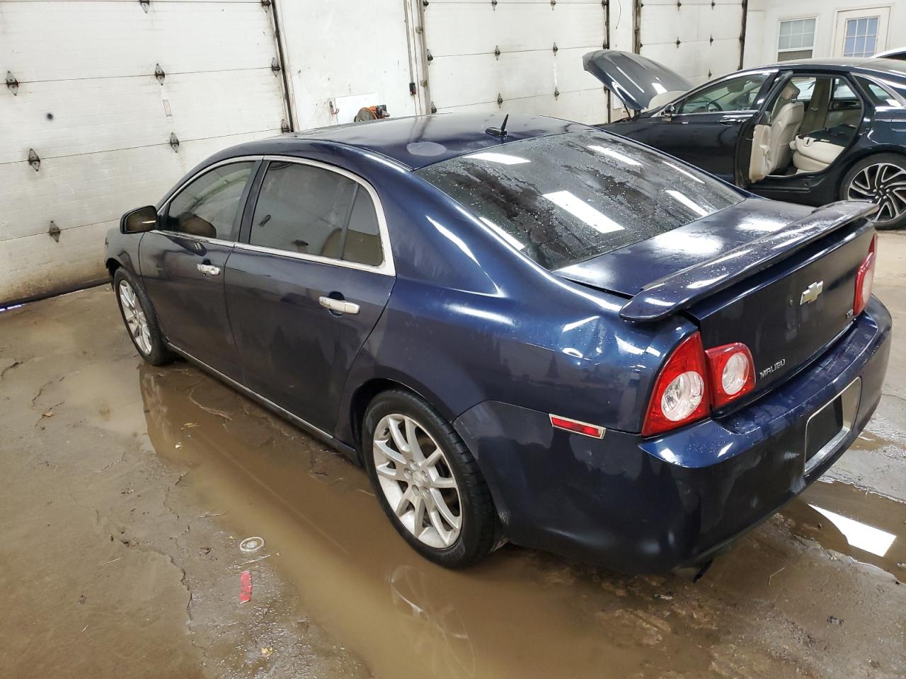 2009 Chevrolet Malibu - Image 2
