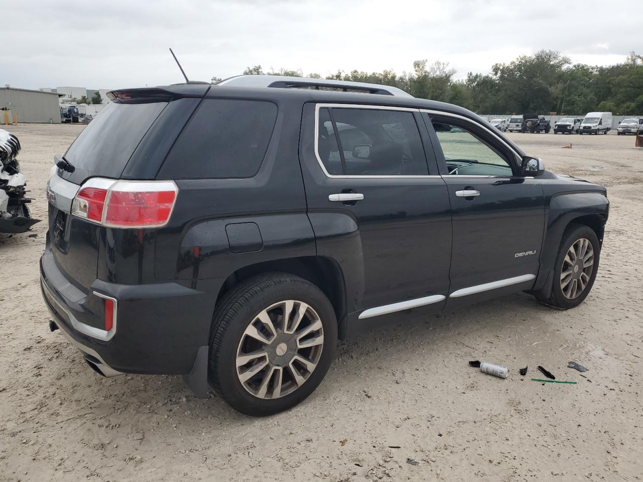 2016 GMC Terrain - Image 3