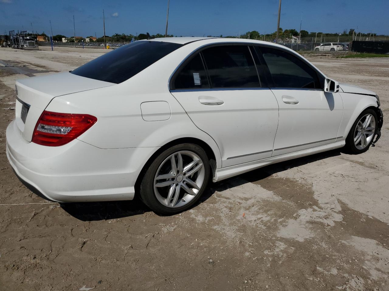 2014 Mercedes-Benz C-klasse - Image 3