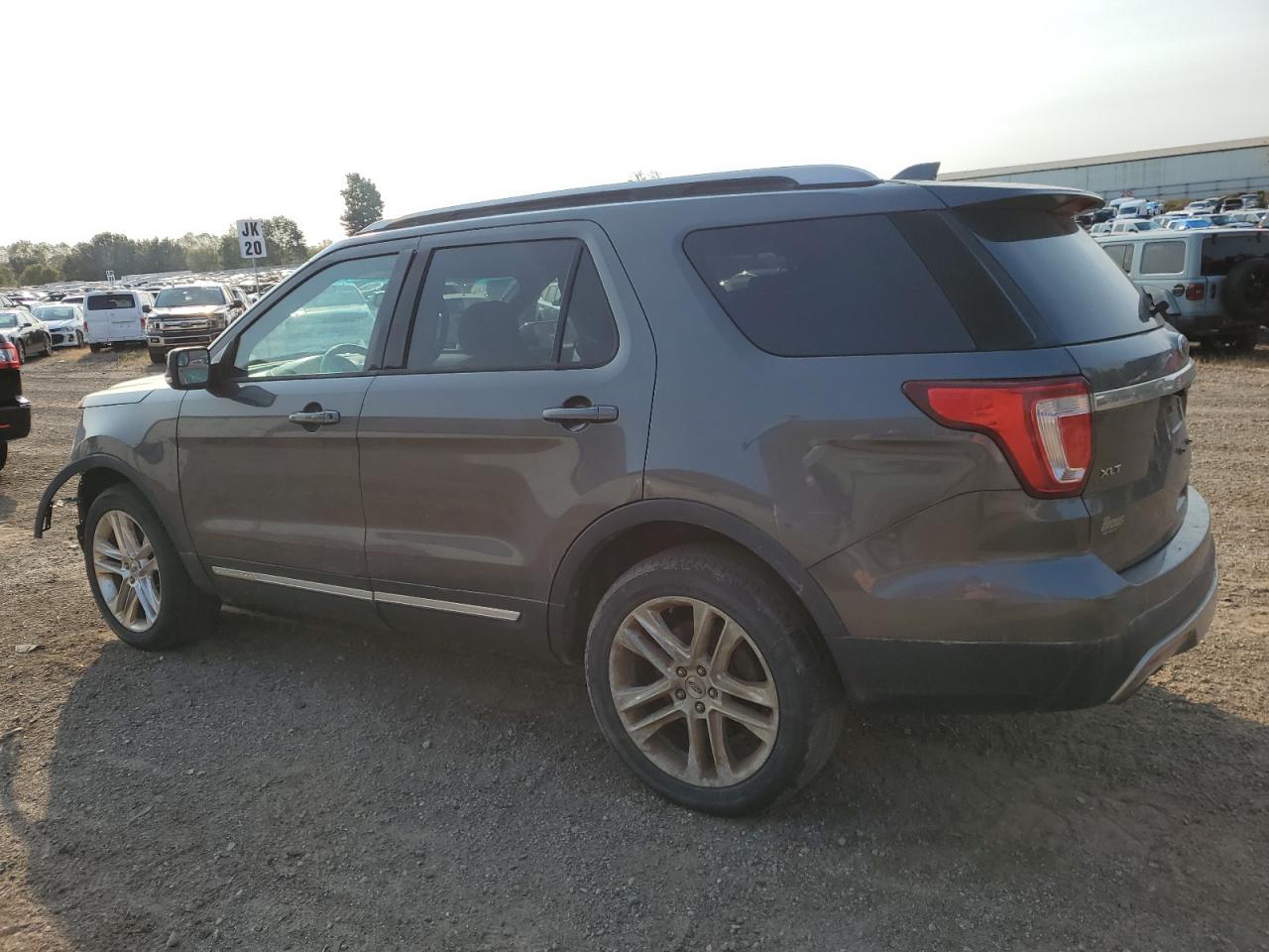 VIN 1FM5K8D80GGB41095 2016 FORD EXPLORER no.2