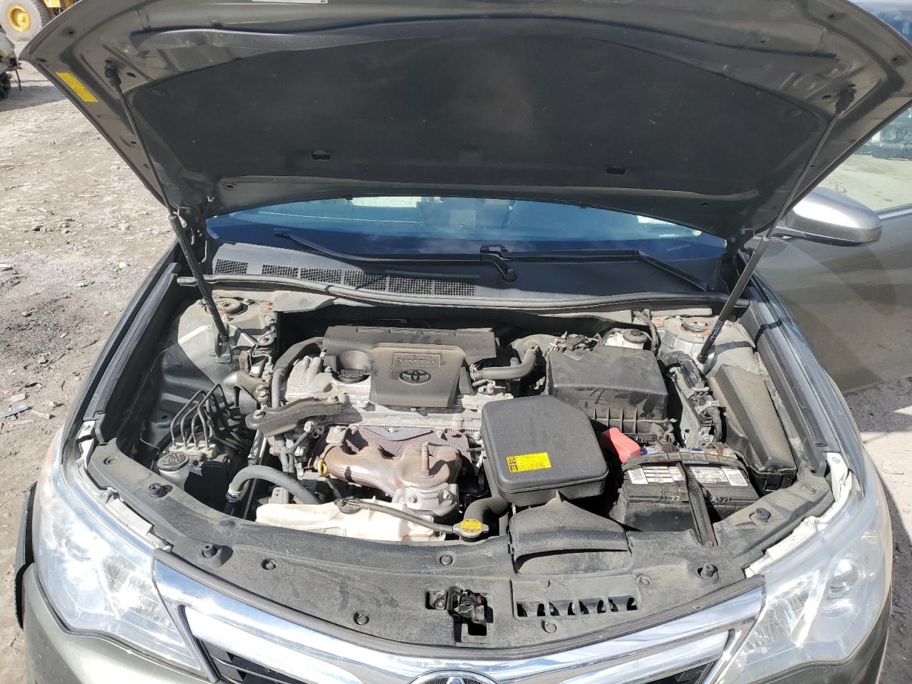 2012 Toyota Camry - Image 11