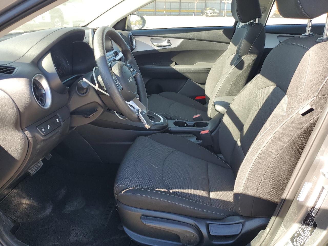 2024 Kia Forte - Image 7