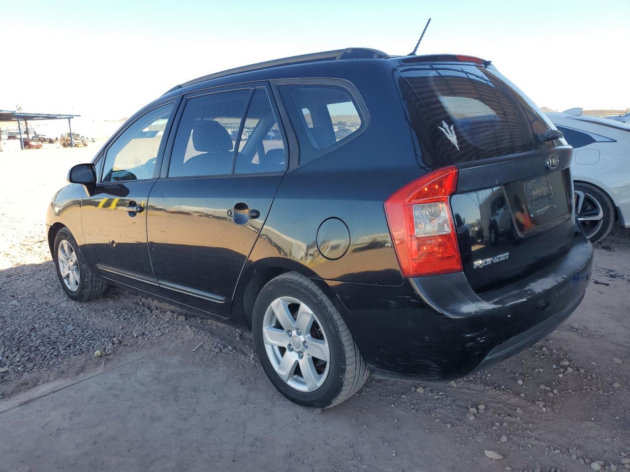2007 Kia Rondo - Image 2