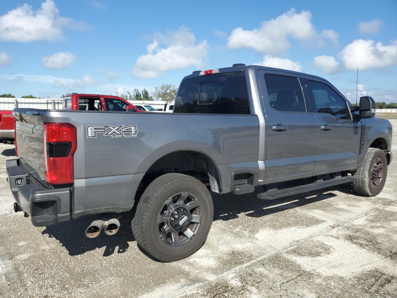 VIN 1FT8W3BT3REC30223 2024 FORD F350 no.3