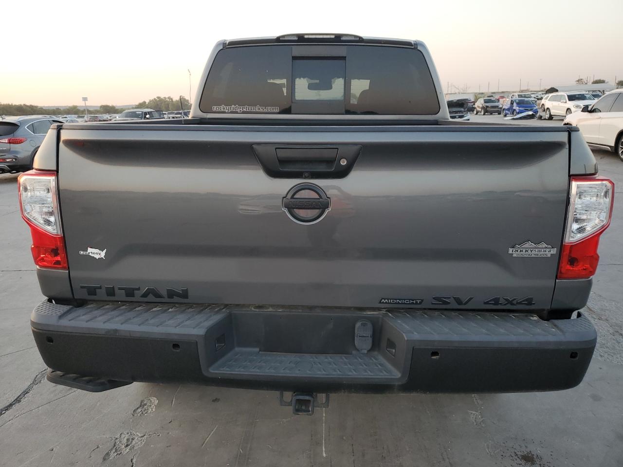 1N6AA1E5XKN510757 2019 Nissan Titan Sv