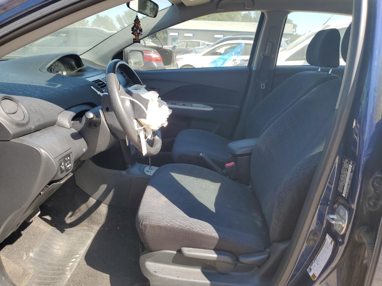 2008 Toyota Yaris VIN: JTDBT923184012884 Lot: 77401984