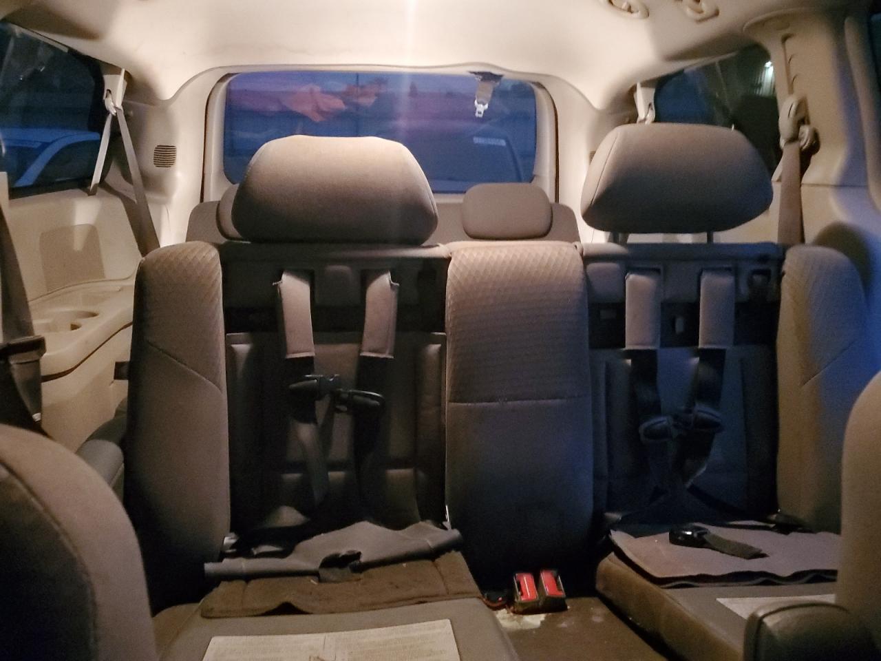 2008 Chrysler Town & Country - Image 10