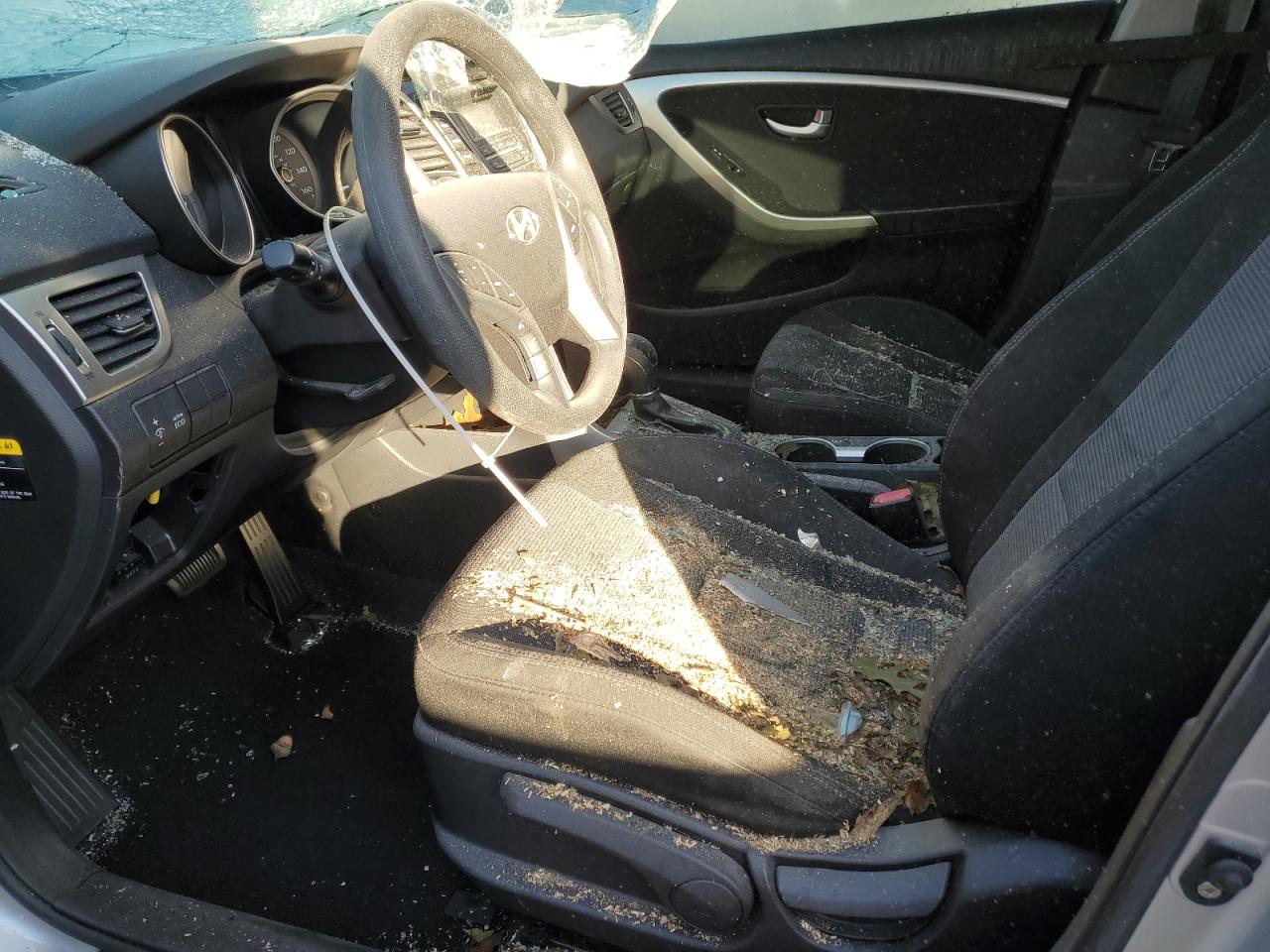 2014 Hyundai Elantra - Image 7