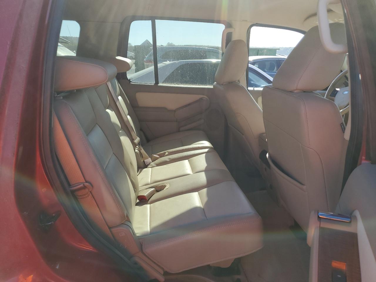 2010 Ford Explorer - Image 11