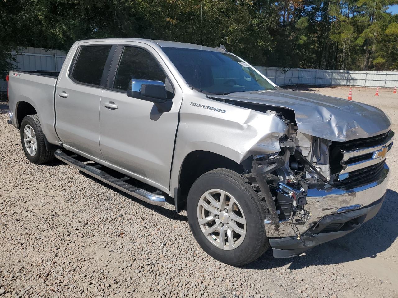 2019 Chevrolet Silverado - Image 4