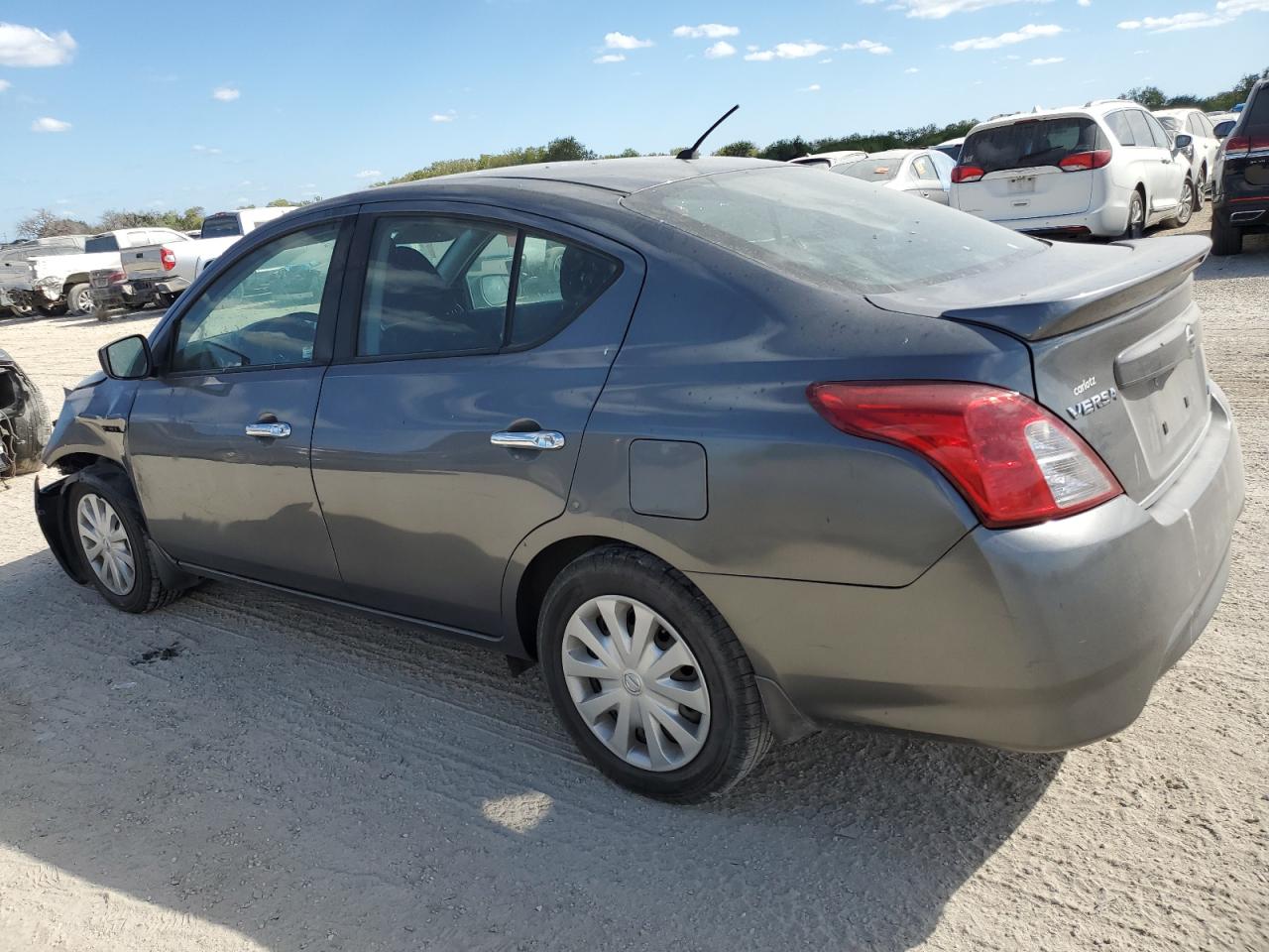 VIN 3N1CN7AP9GL820824 2016 NISSAN VERSA no.2