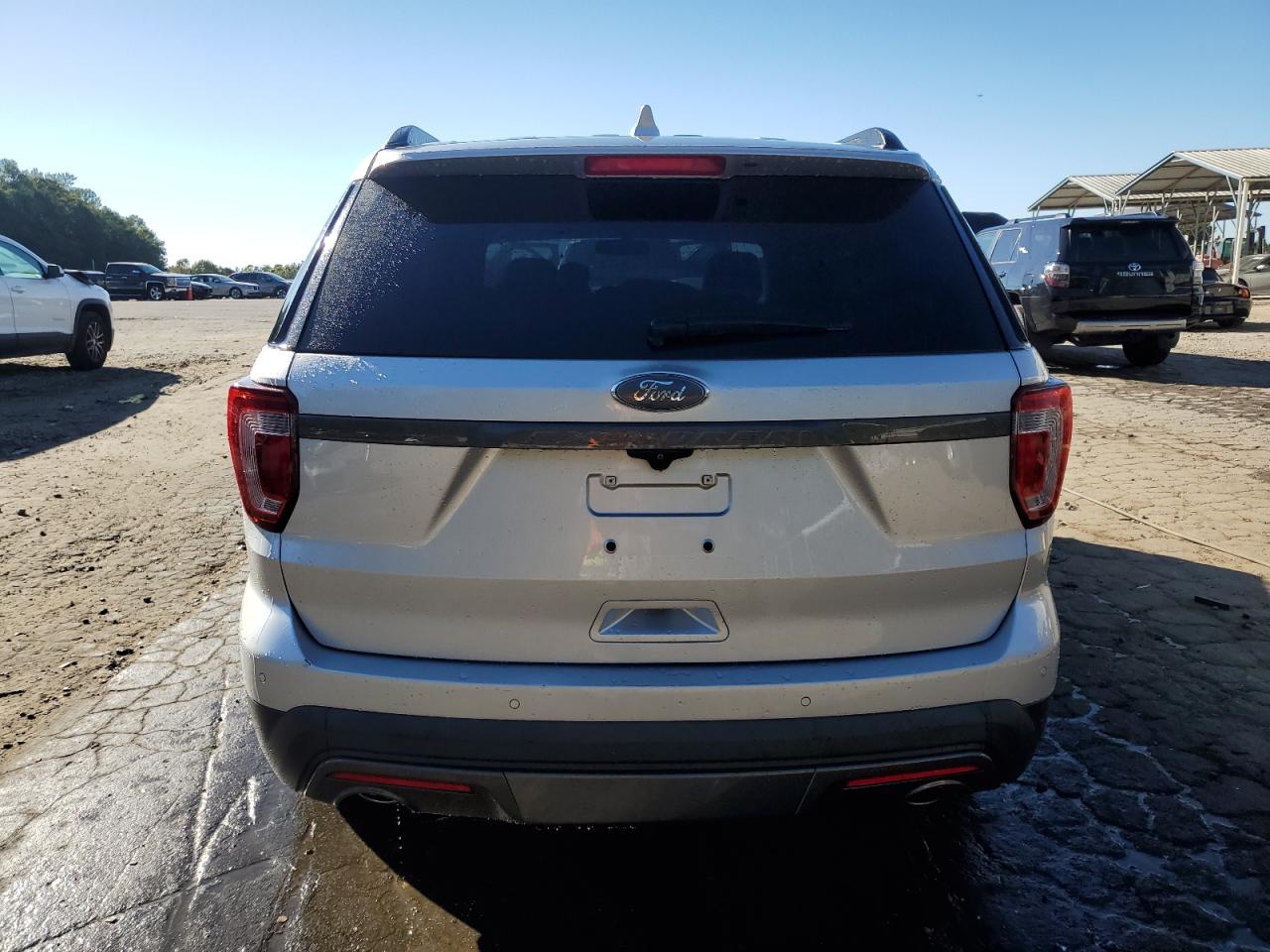 1FM5K7D81HGB68527 2017 Ford Explorer Xlt