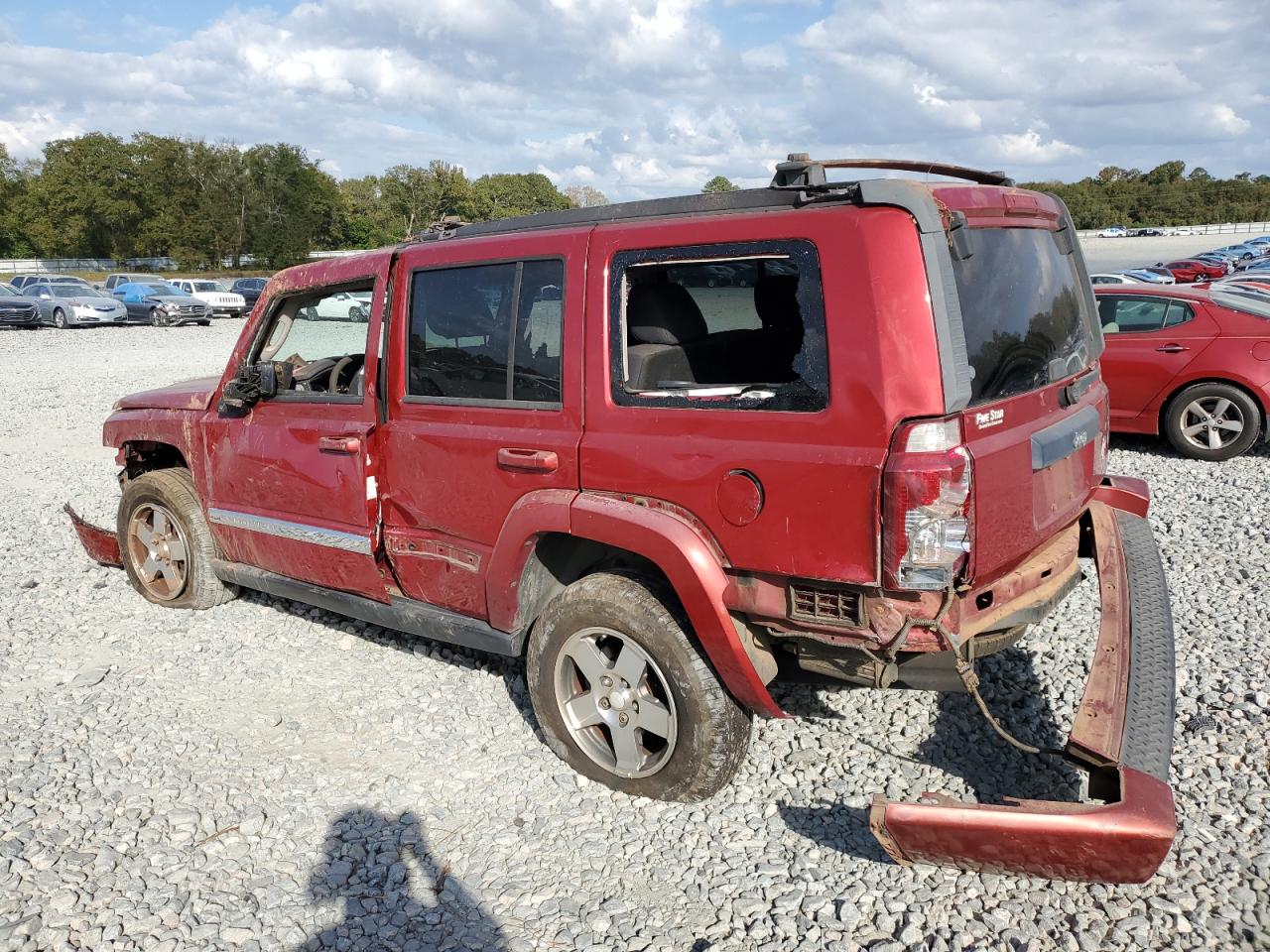 2010 Jeep Commander - Image 2