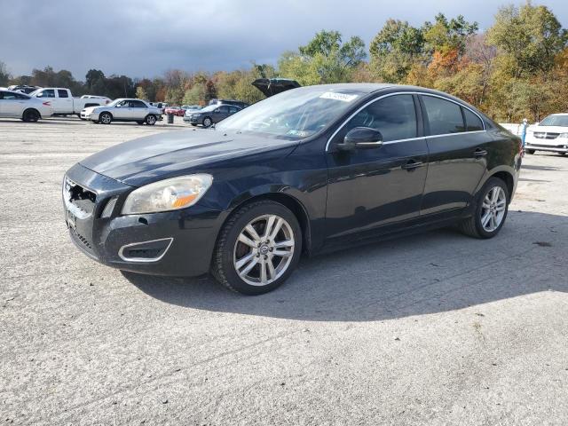 2013 Volvo S60 T5 продається в Ellwood City, PA - Front End