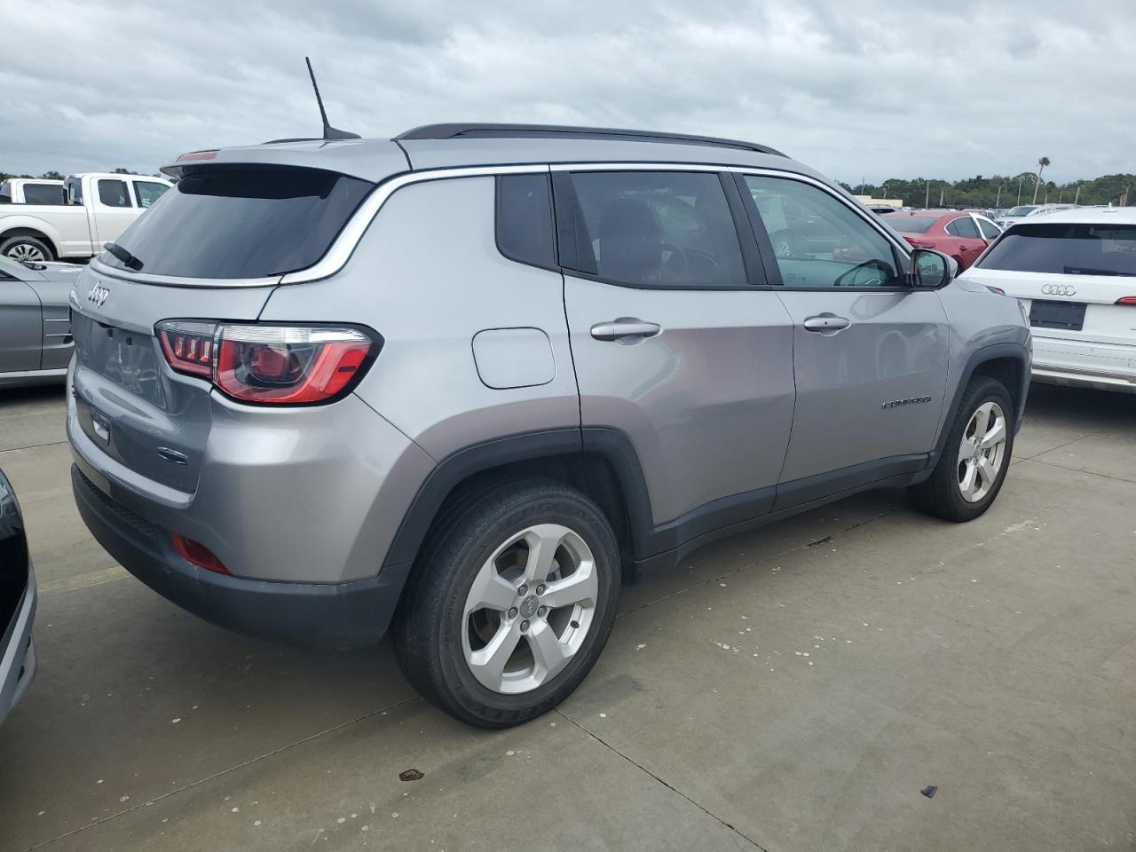 2018 Jeep Compass Latitude VIN: 3C4NJDBB3JT262737 Lot: 75084734