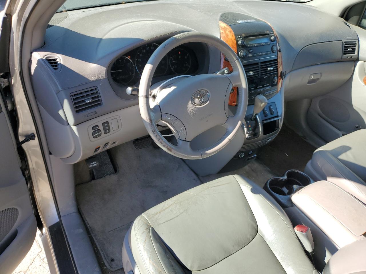 2007 Toyota Sienna - Image 8