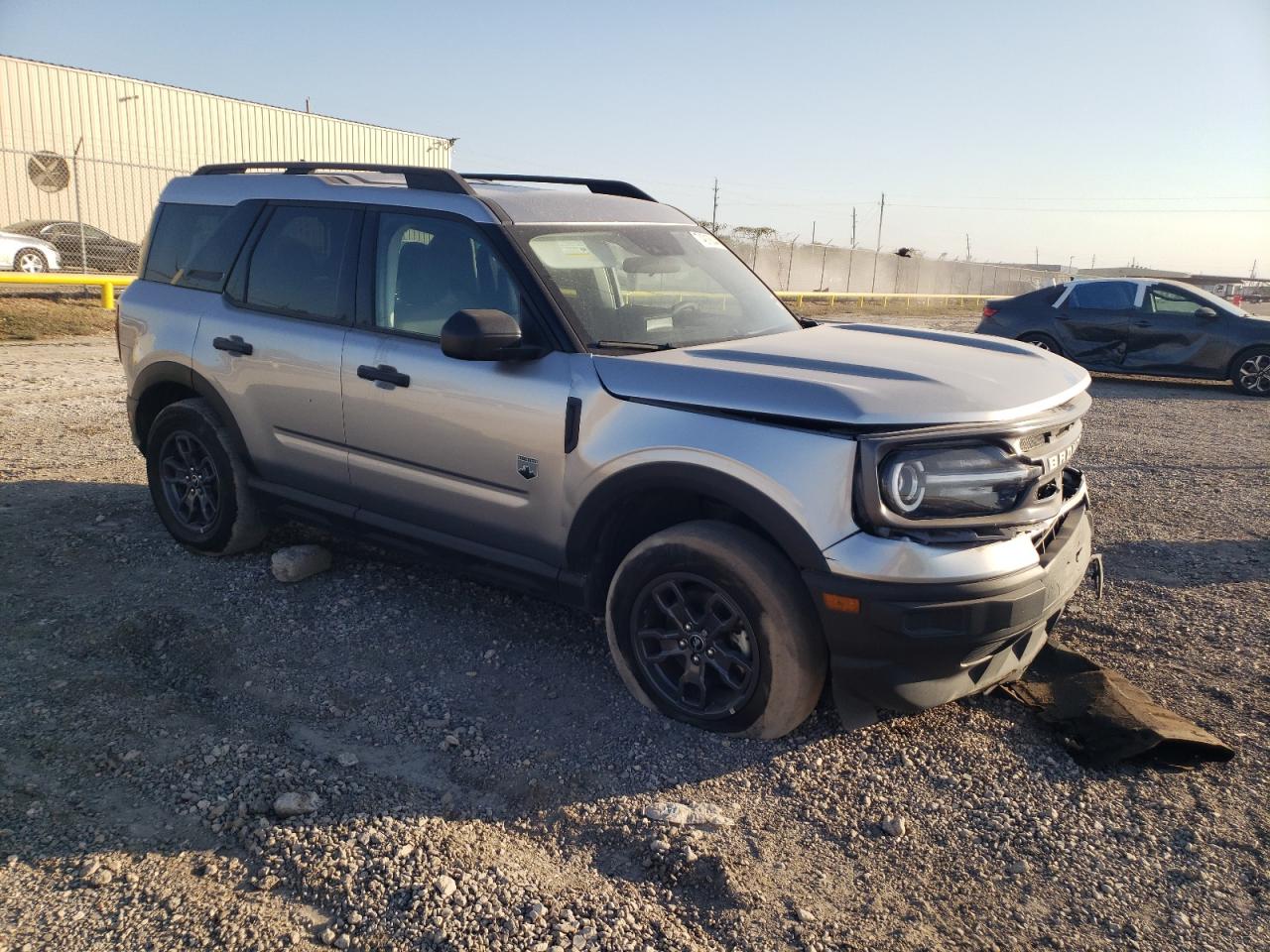 2023 Ford Bronco - Image 4