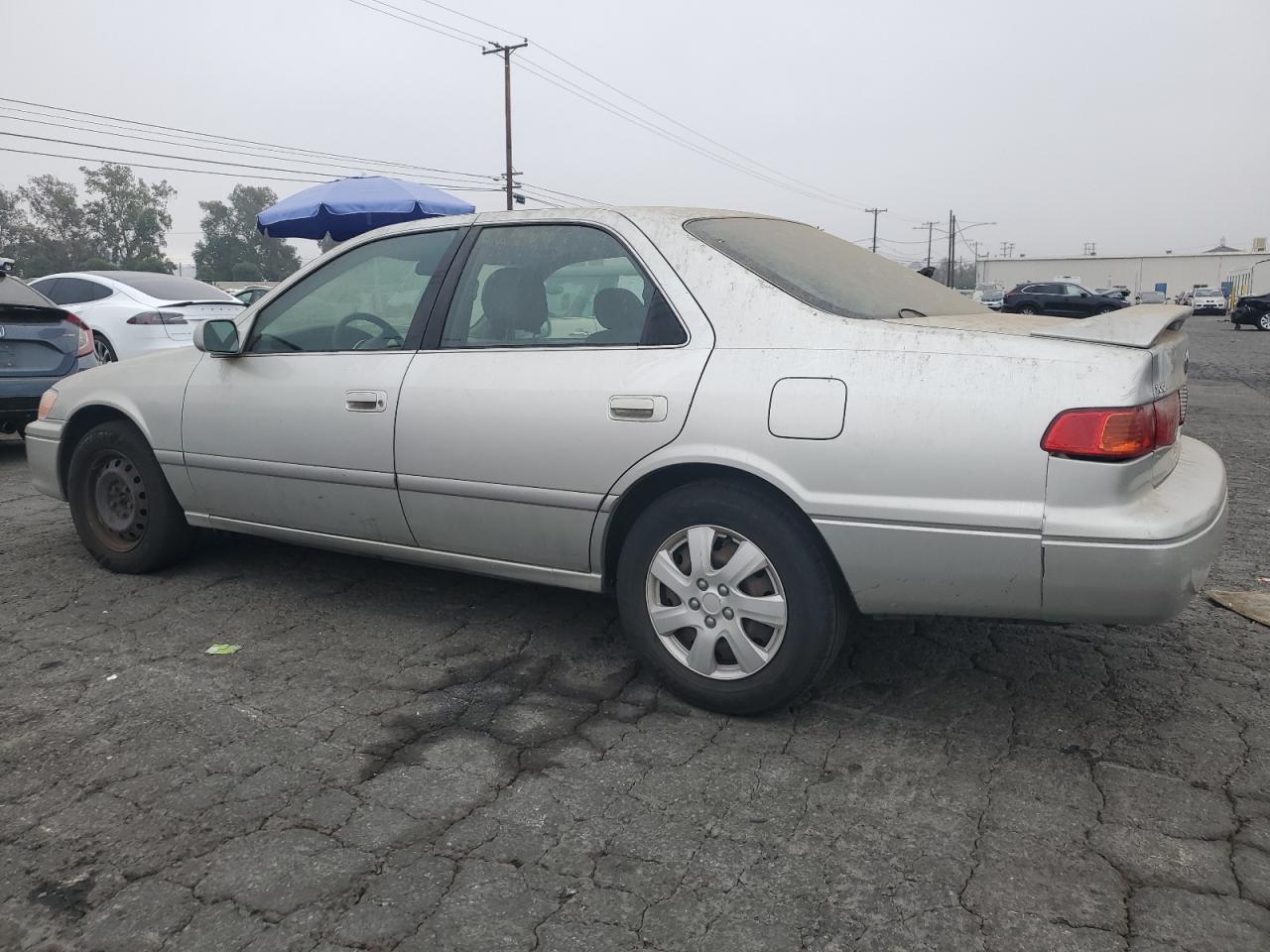 2000 Toyota Camry Ce VIN: JT2BG22K3Y0500141 Lot: 76138104