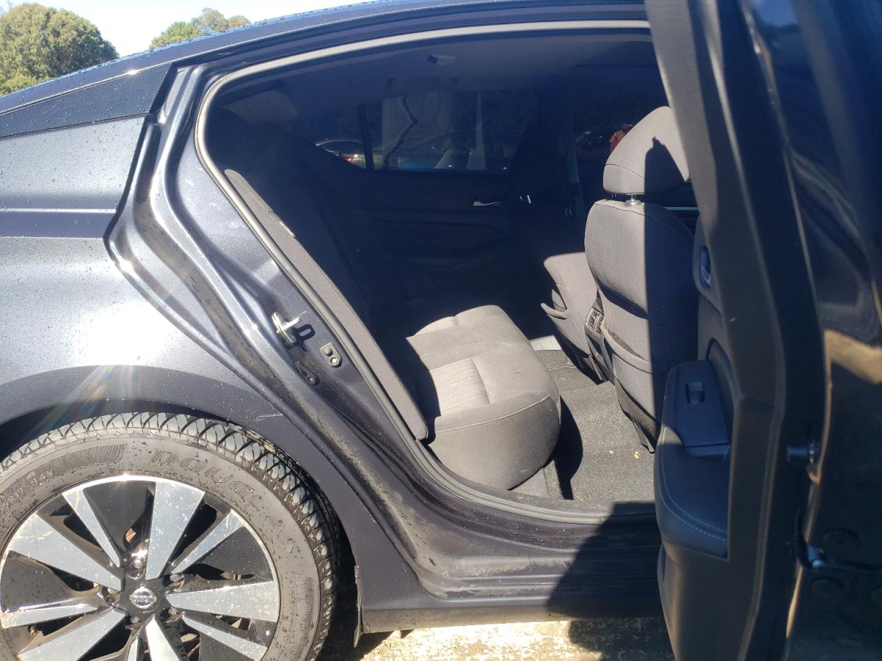 2019 Nissan Altima - Image 10
