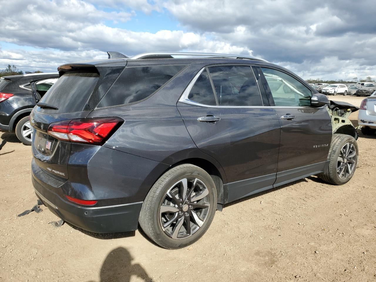 2022 Chevrolet Equinox - Image 3