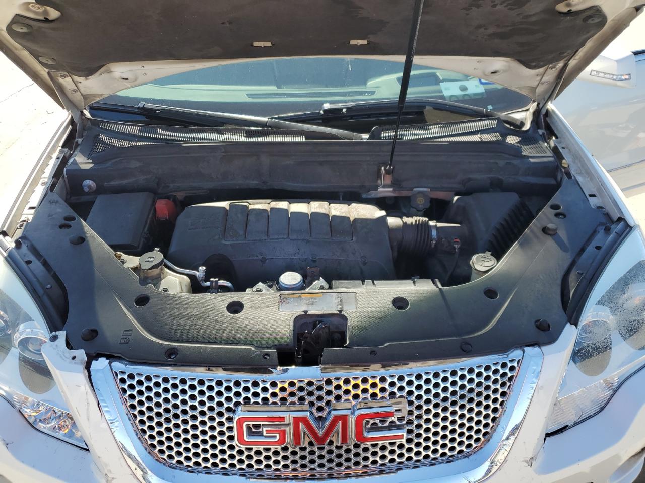 2012 GMC Acadia - Image 12