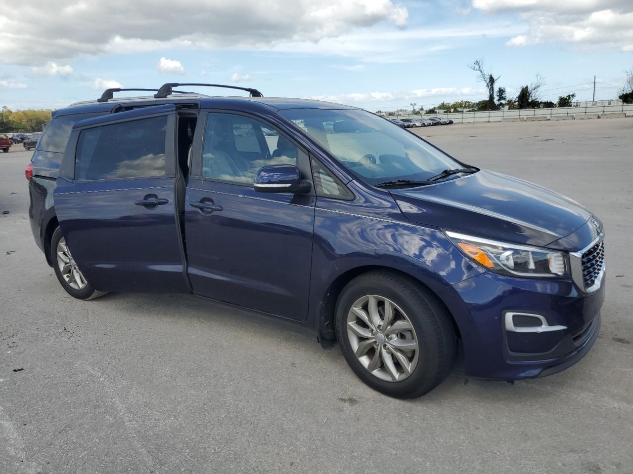 2020 Kia Sedona - Image 4