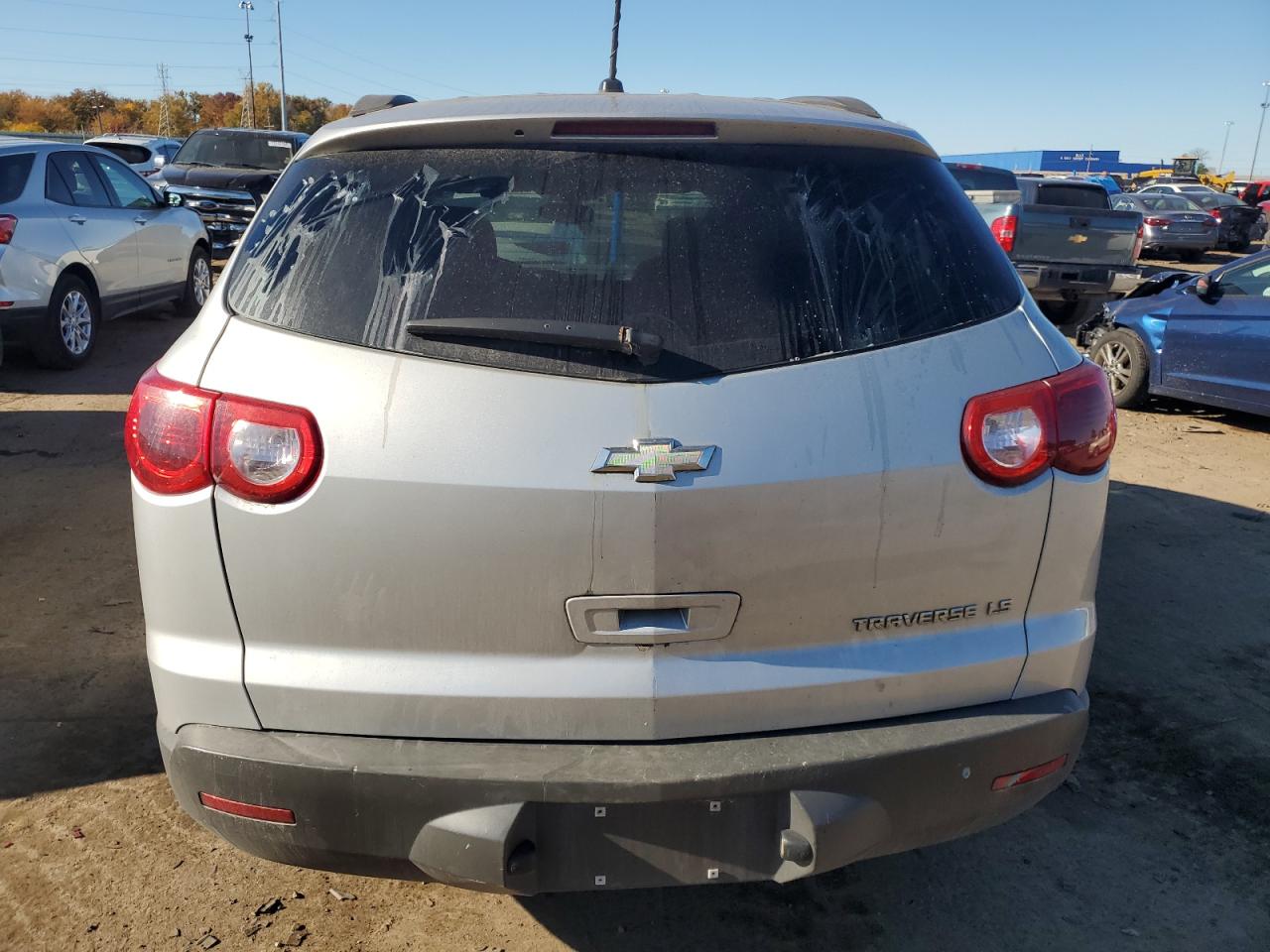 2011 Chevrolet Traverse Ls VIN: 1GNKREED5BJ186341 Lot: 77138944