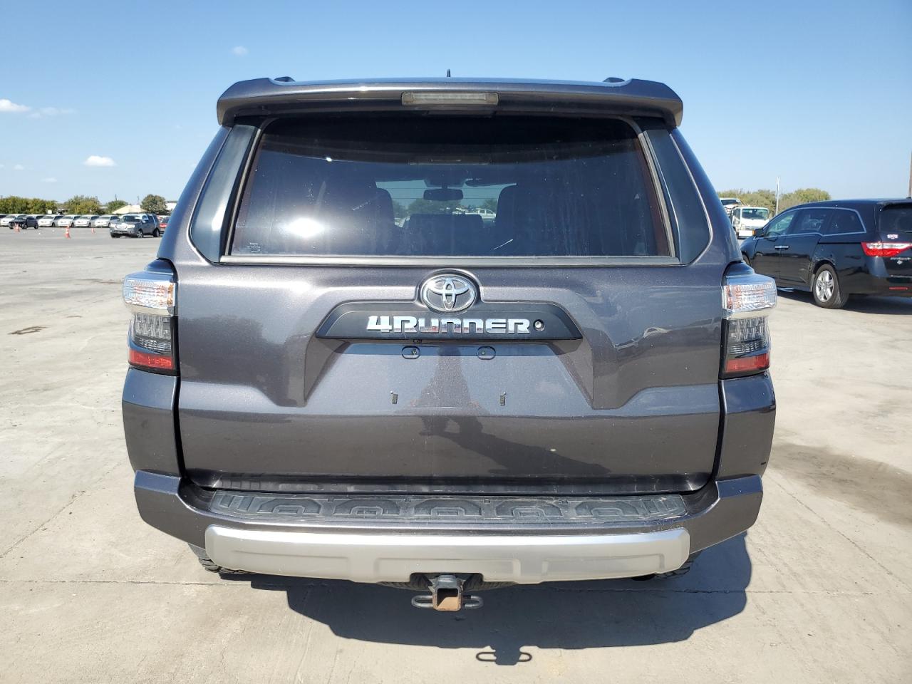 2018 Toyota 4Runner Sr5/Sr5 Premium VIN: JTEBU5JR3J5488268 Lot: 77190674