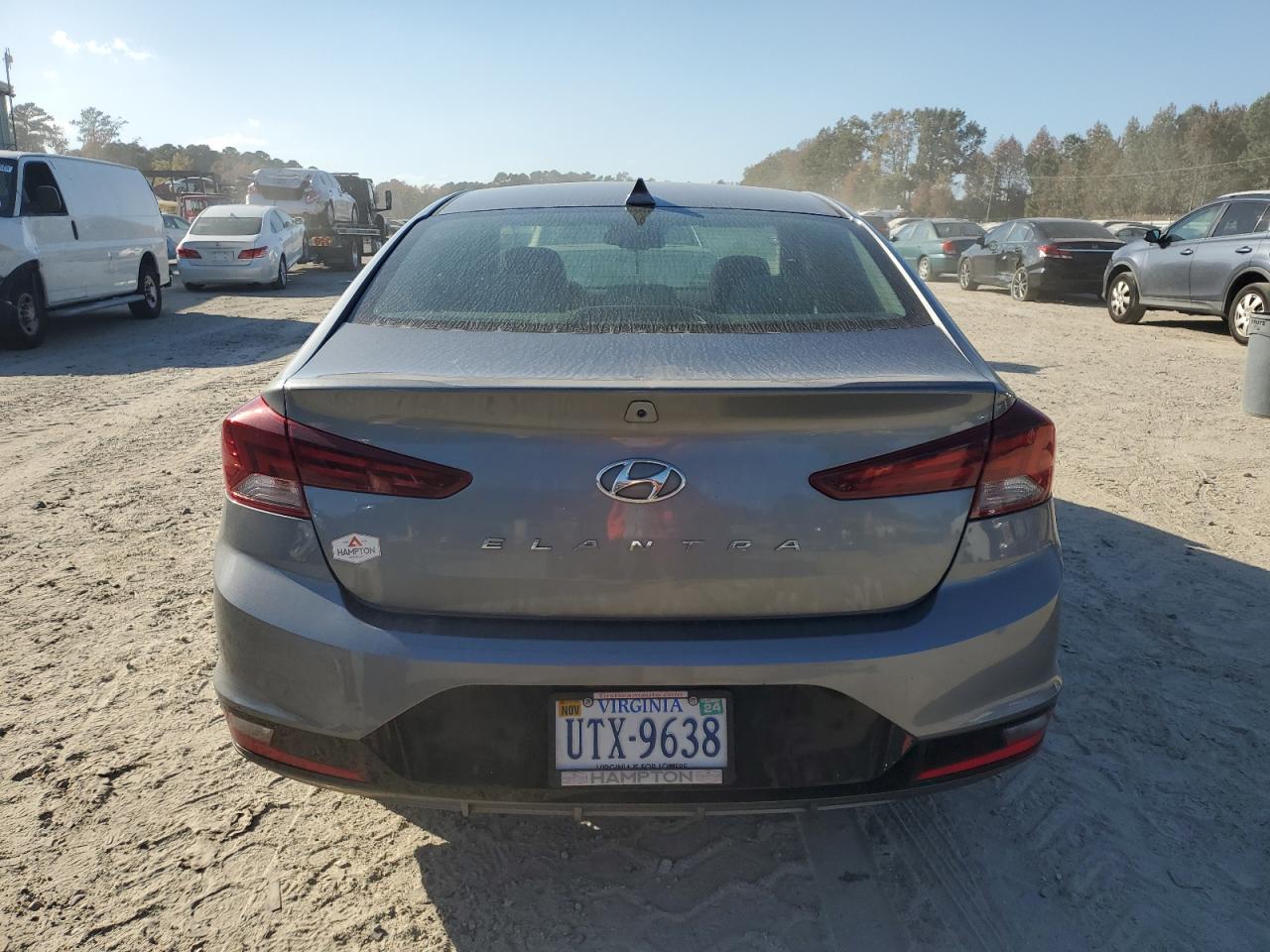 2019 Hyundai Elantra - Image 6
