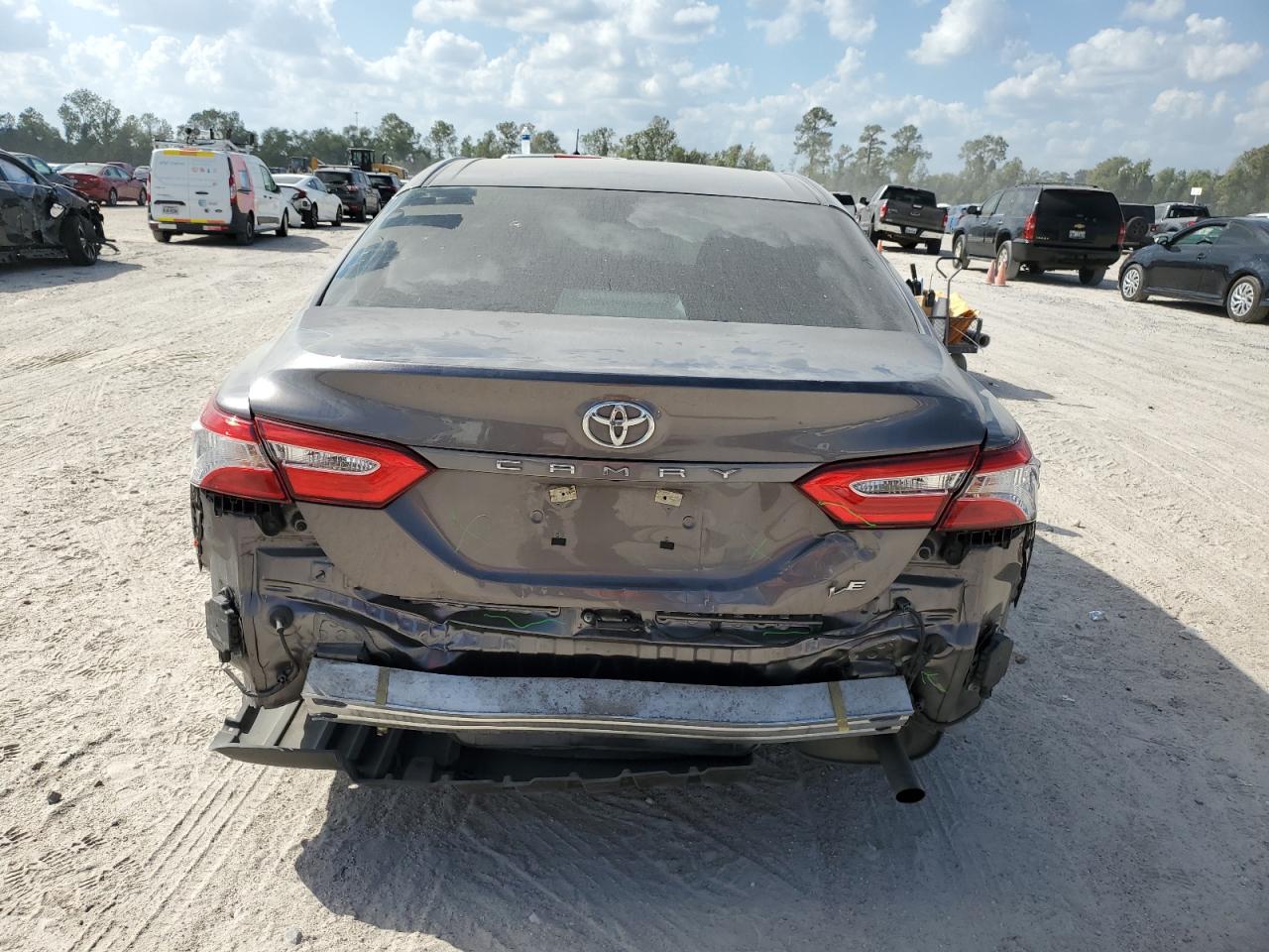 VIN 4T1B11HK3JU675025 2018 TOYOTA CAMRY no.6