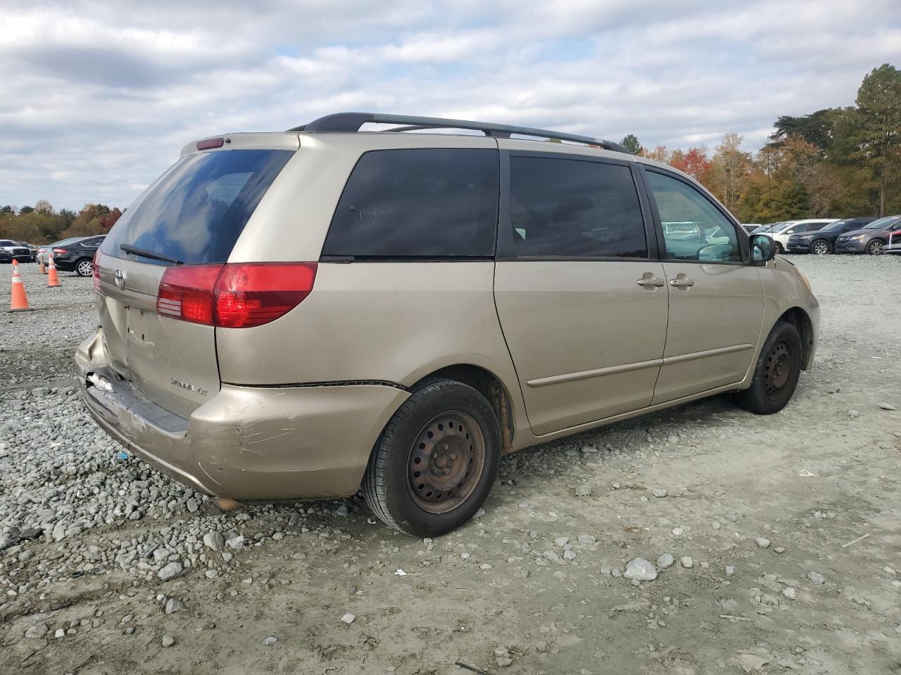 2004 Toyota Sienna - Image 3