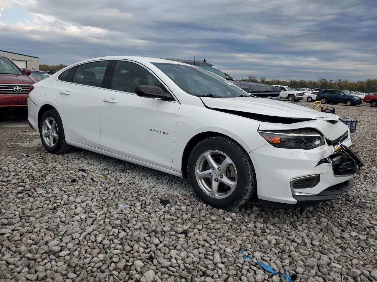 VIN 1G1ZB5ST3HF143709 2017 CHEVROLET MALIBU no.4