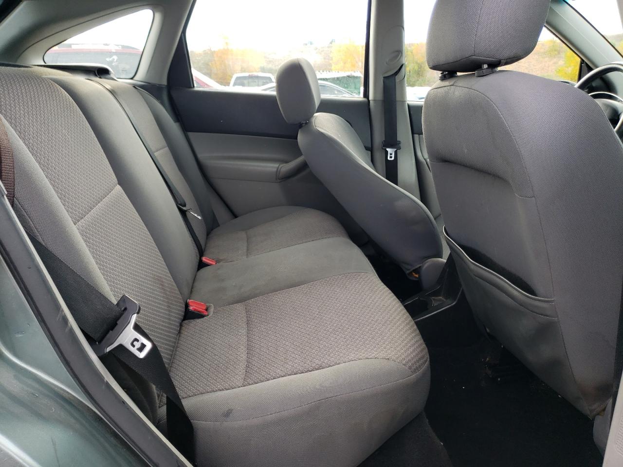 2005 Ford Focus - Image 10